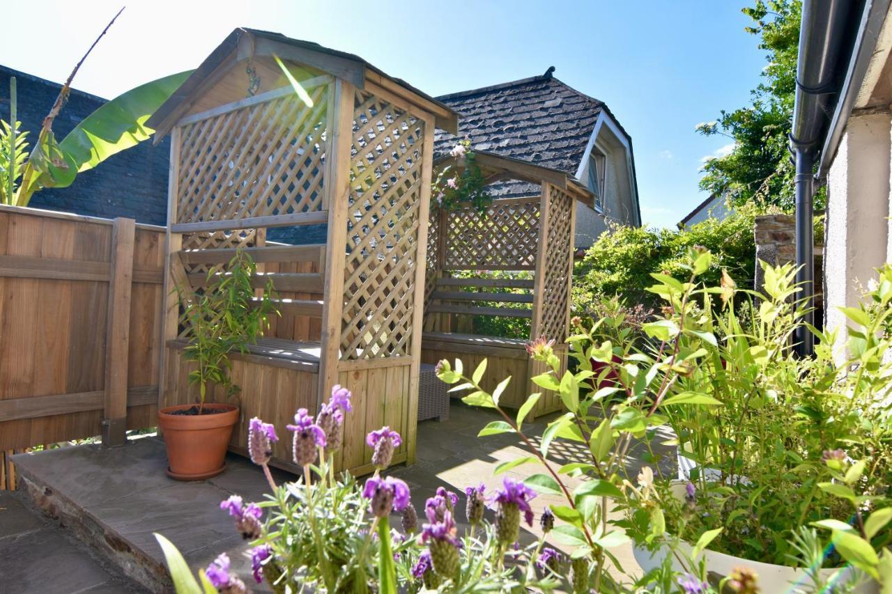 Spacious Cottage In The Village Of Wembury Exterior photo