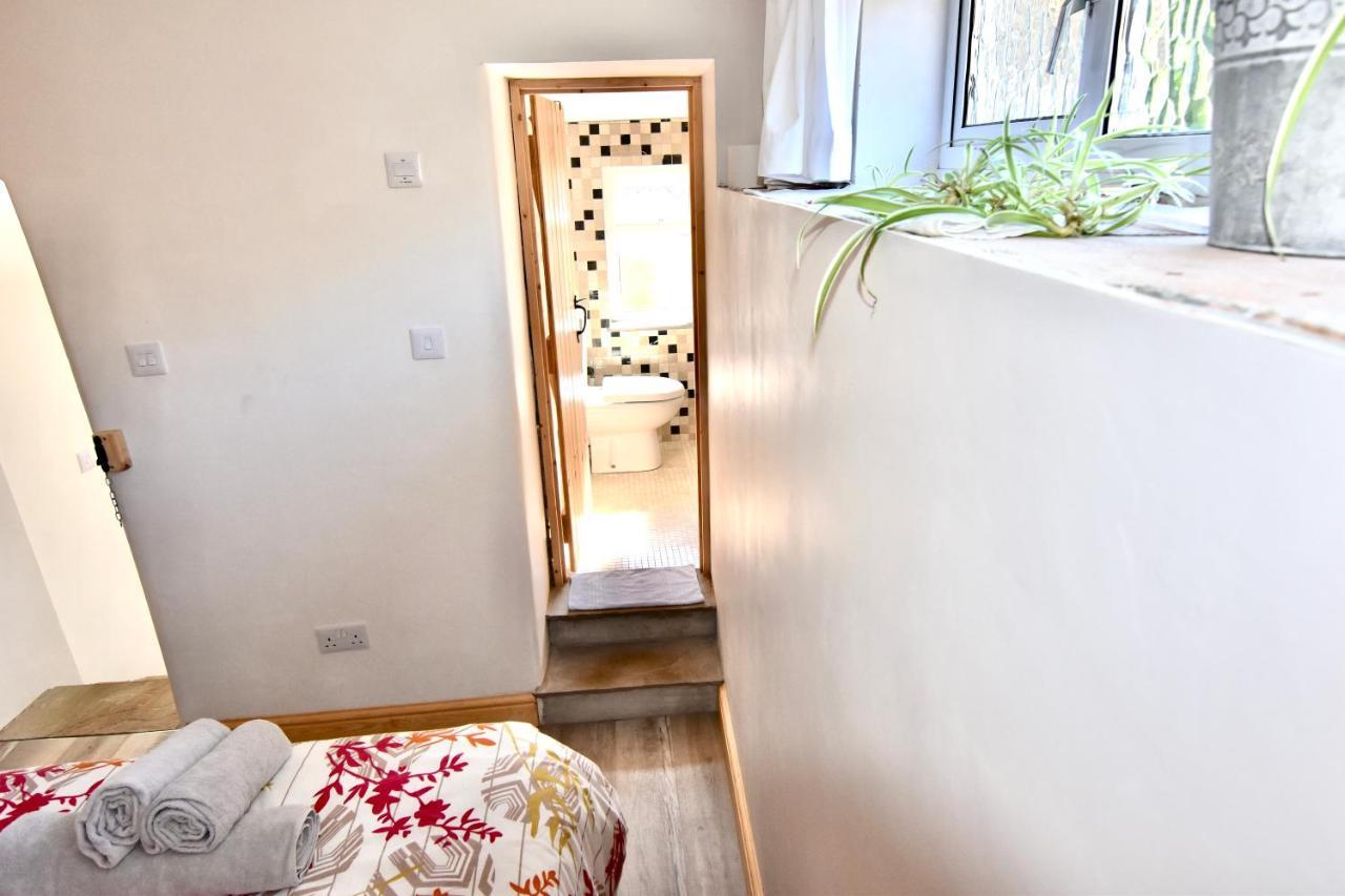 Spacious Cottage In The Village Of Wembury Exterior photo