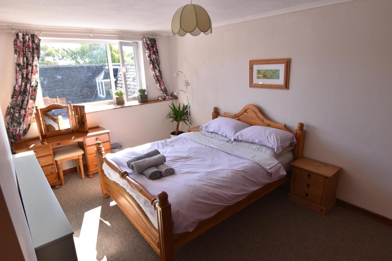 Spacious Cottage In The Village Of Wembury Exterior photo