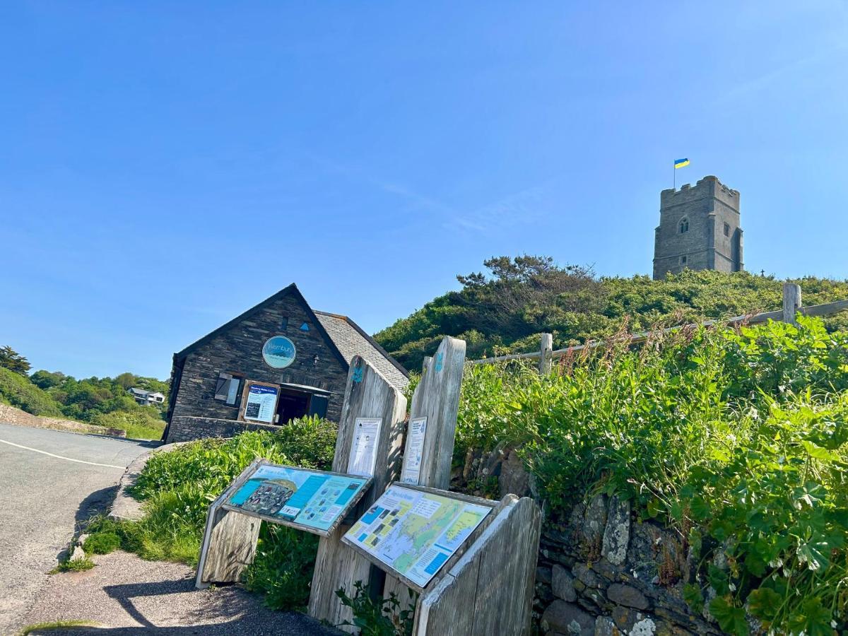 Spacious Cottage In The Village Of Wembury Exterior photo