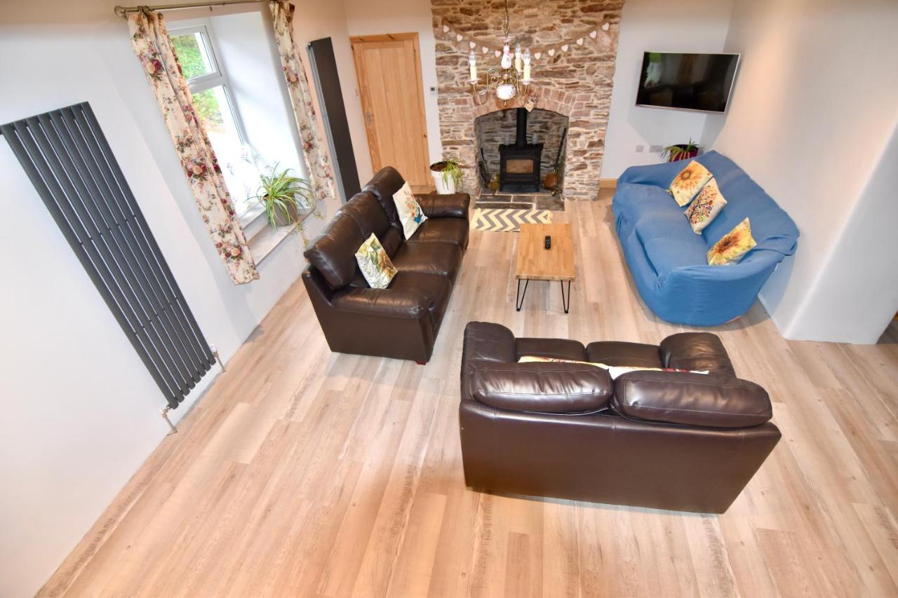 Spacious Cottage In The Village Of Wembury Exterior photo